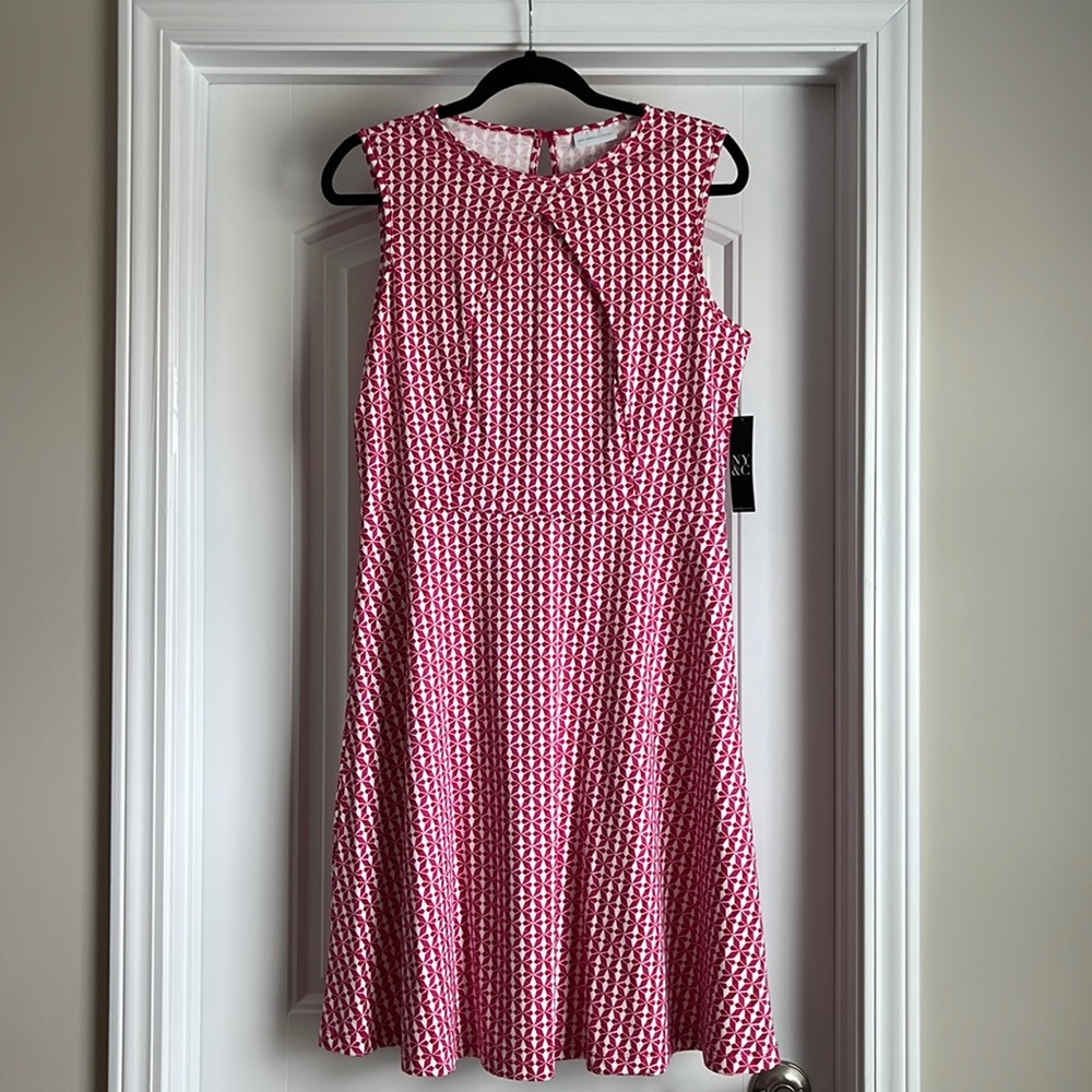 Pink and white geometric patterned dress